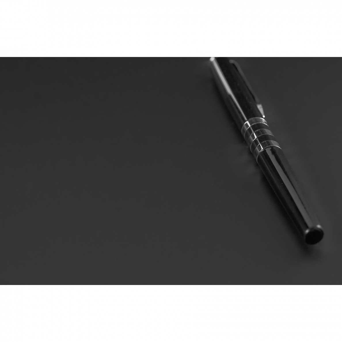 FEELNESS ULTRA MATT BLACK, 190 UM/BS (KITA PUSĖ - TOS PAČIOS SPALVOS PP) 1 FEELNESS ULTRA MATT BLACK, 190 UM/BS (KITA PUSĖ - TOS PAČIOS SPALVOS PP) 1