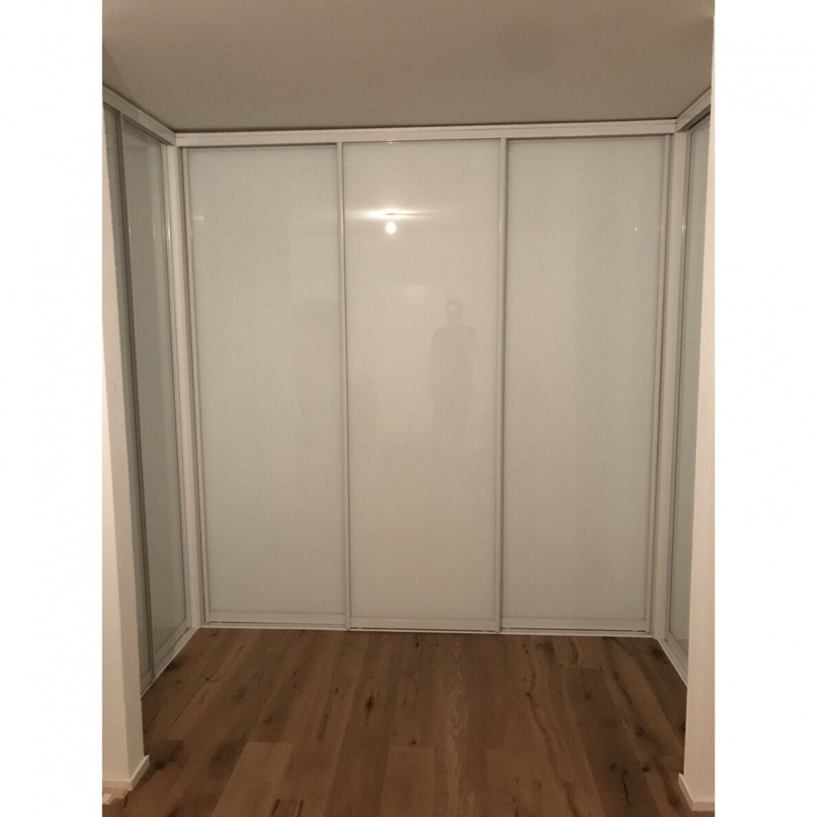 Stumdomos durys 26 Stumdomos durys 26